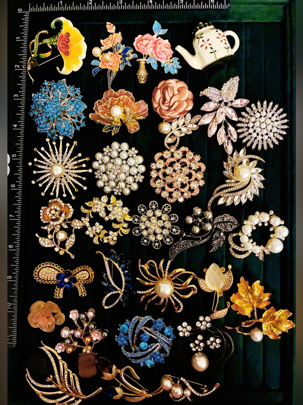 Lot 30 Flower Brooches Pins Assorted Teapot Flower Pearl Crystal Jewelry